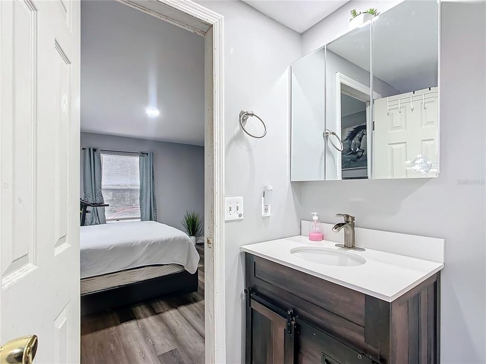 待售: $140,000 (2 贝兹, 2 浴室, 925 平方英尺)