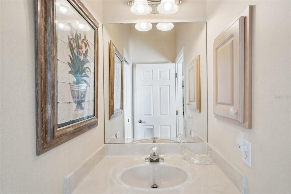 Под контрактом: $429,900 (3 спален, 2 ванн, 1955 Квадратных фут)