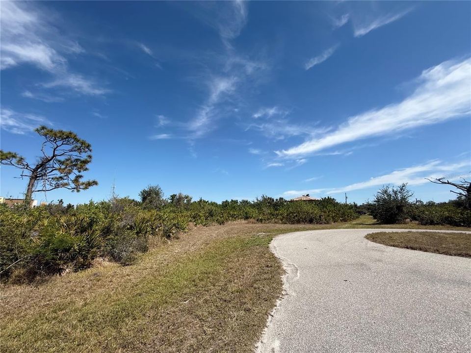 Activo con contrato: $15,000 (0.42 acres)