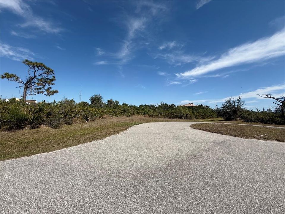 Activo con contrato: $15,000 (0.42 acres)