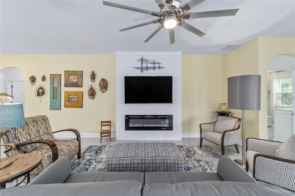 Active With Contract: $4,700 (3 beds, 2 baths, 1853 Square Feet)
