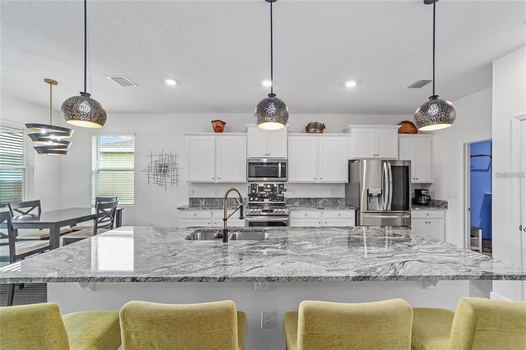 Active With Contract: $4,700 (3 beds, 2 baths, 1853 Square Feet)