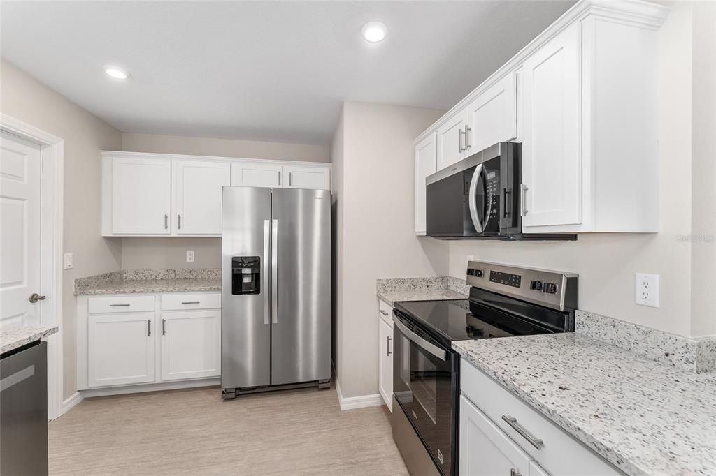 For Sale: $269,900 (3 beds, 2 baths, 1185 Square Feet)