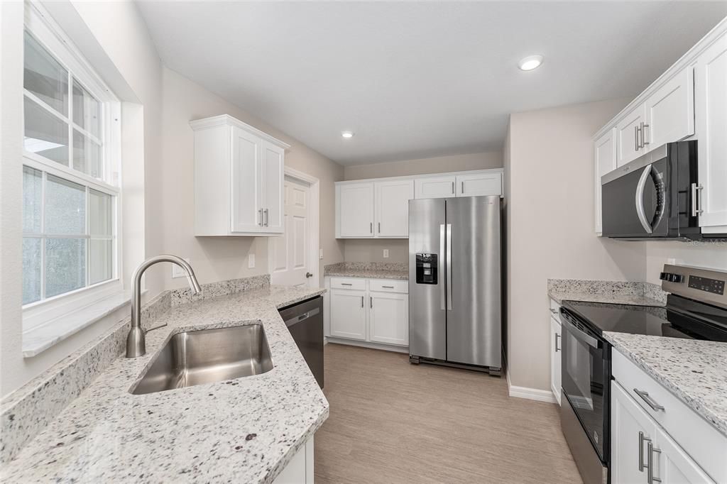 For Sale: $269,900 (3 beds, 2 baths, 1185 Square Feet)