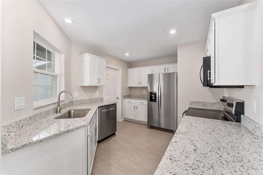 For Sale: $269,900 (3 beds, 2 baths, 1185 Square Feet)