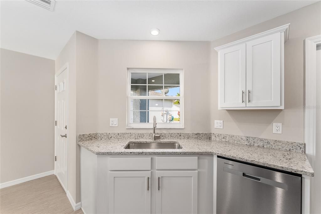 For Sale: $269,900 (3 beds, 2 baths, 1185 Square Feet)