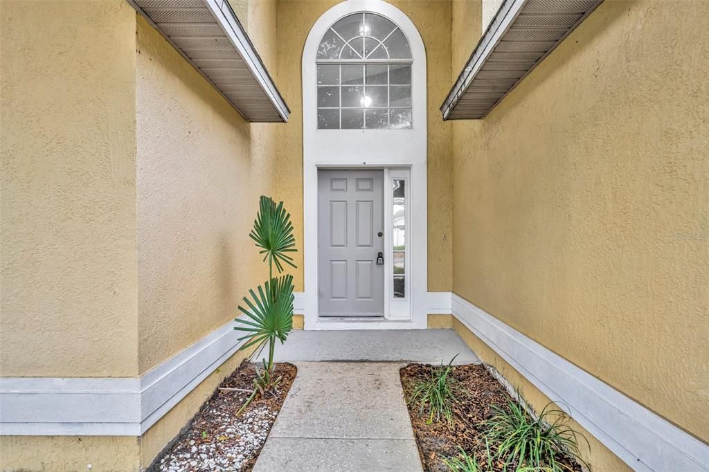 Activo con contrato: $2,200 (3 camas, 2 baños, 1253 Pies cuadrados)