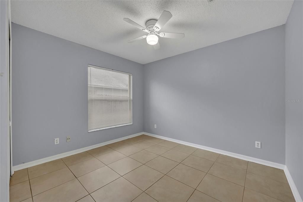 Activo con contrato: $2,200 (3 camas, 2 baños, 1253 Pies cuadrados)