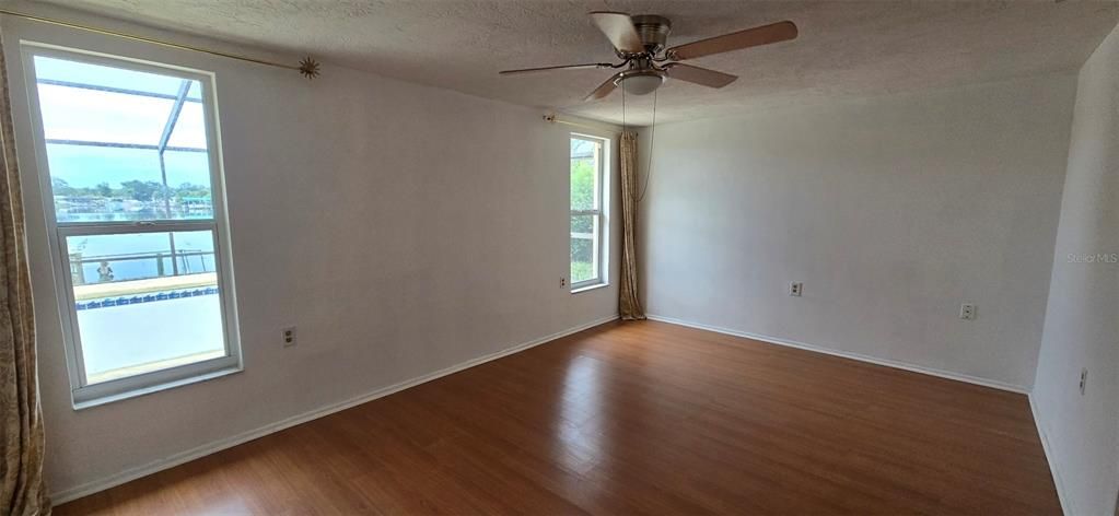 En Venta: $349,999 (2 camas, 2 baños, 1778 Pies cuadrados)