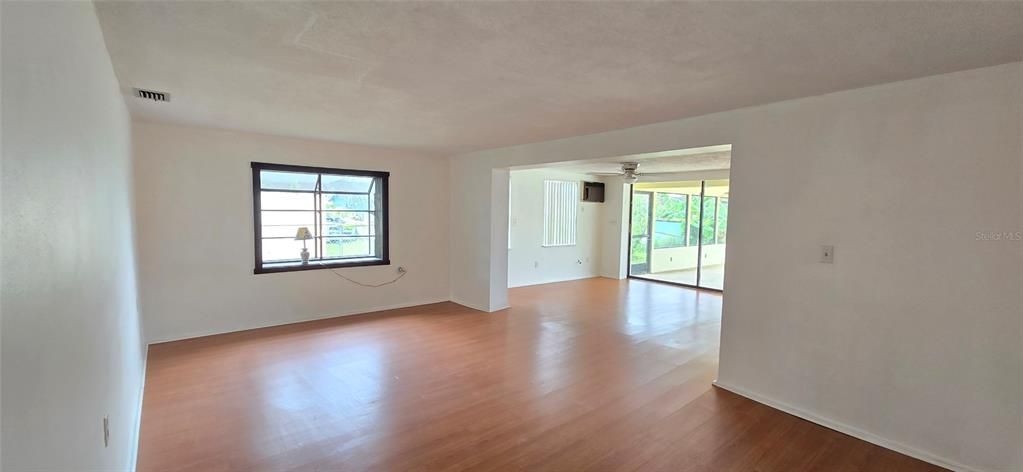 En Venta: $349,999 (2 camas, 2 baños, 1778 Pies cuadrados)