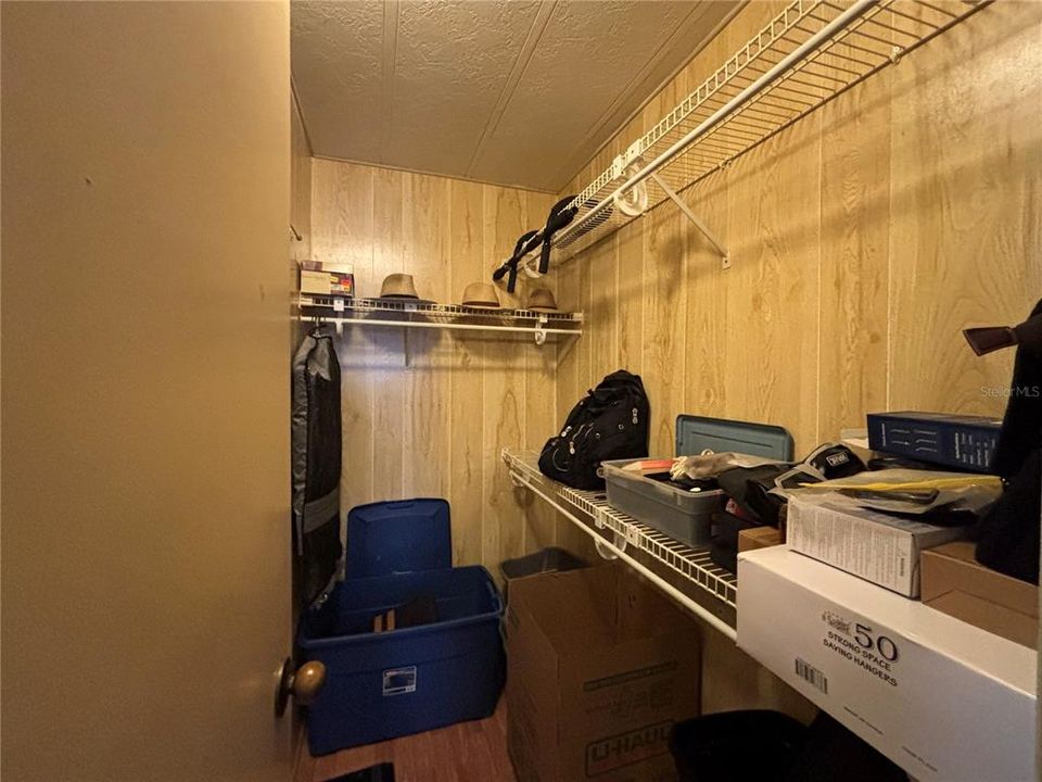 На продажу: $119,999 (2 спален, 2 ванн, 1174 Квадратных фут)