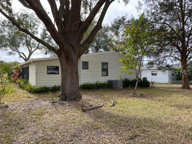 На продажу: $119,999 (2 спален, 2 ванн, 1174 Квадратных фут)