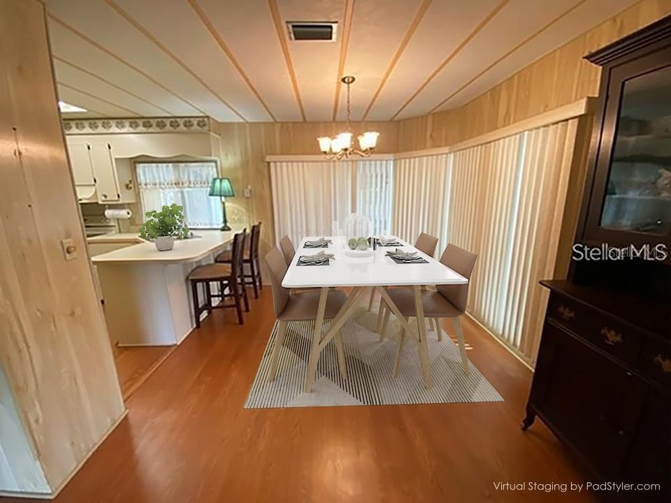 На продажу: $119,999 (2 спален, 2 ванн, 1174 Квадратных фут)