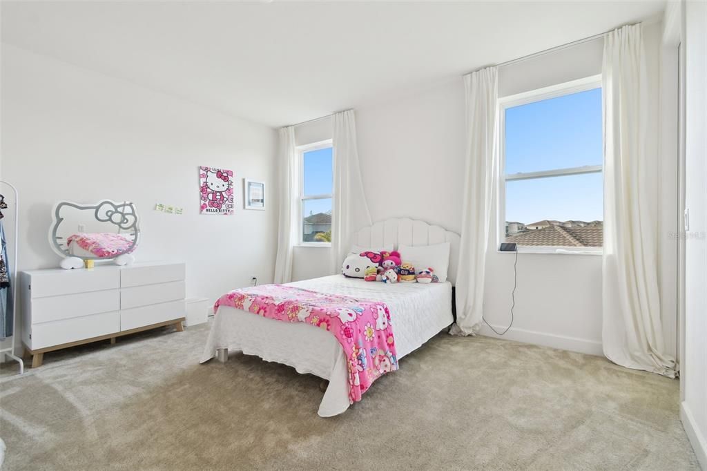 Active With Contract: $1,100,000 (4 beds, 5 baths, 4501 Square Feet)