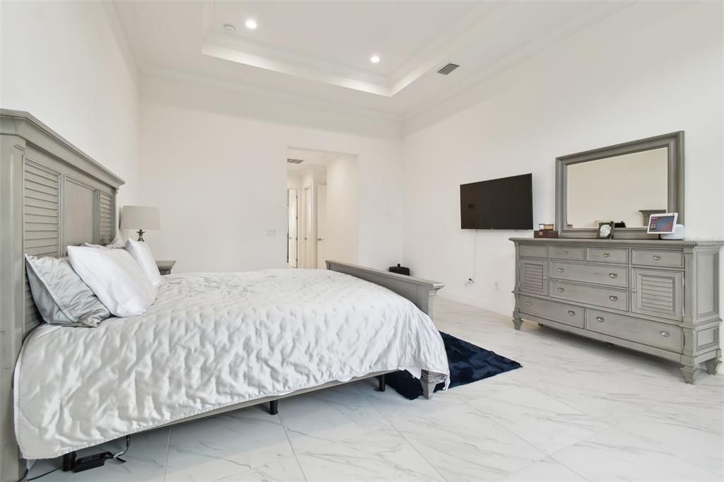 Active With Contract: $1,100,000 (4 beds, 5 baths, 4501 Square Feet)