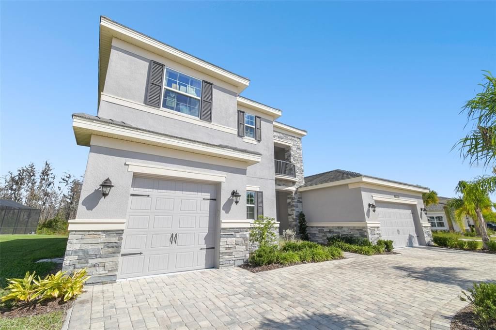 Active With Contract: $1,100,000 (4 beds, 5 baths, 4501 Square Feet)