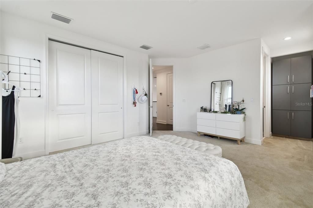 Active With Contract: $1,100,000 (4 beds, 5 baths, 4501 Square Feet)