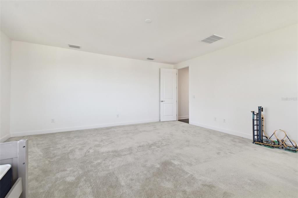 Active With Contract: $1,100,000 (4 beds, 5 baths, 4501 Square Feet)