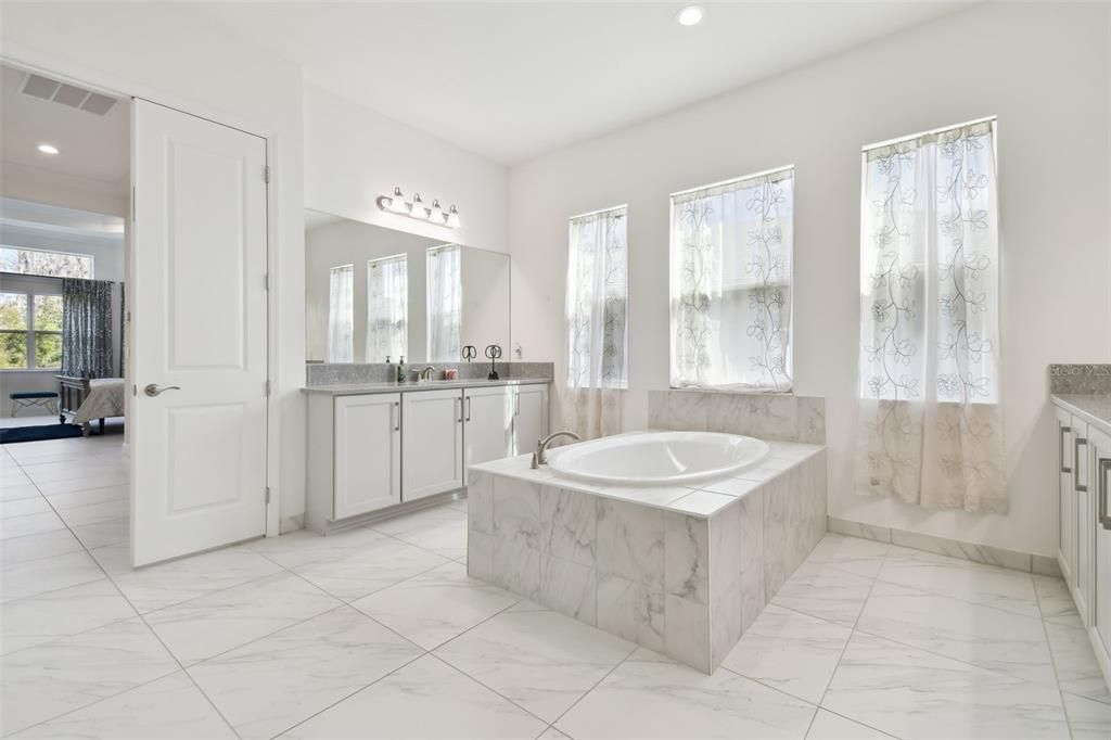 Active With Contract: $1,100,000 (4 beds, 5 baths, 4501 Square Feet)