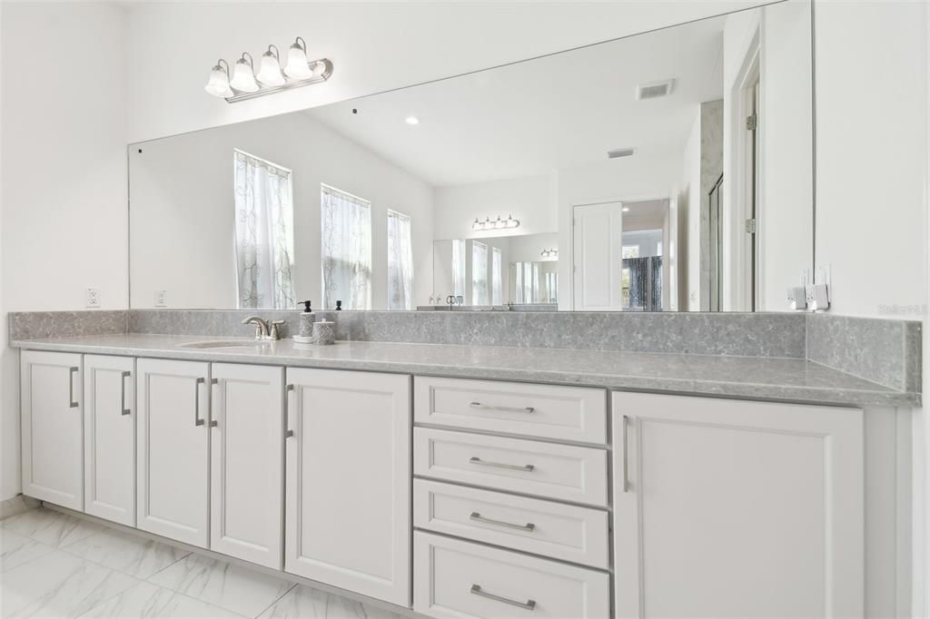 Active With Contract: $1,100,000 (4 beds, 5 baths, 4501 Square Feet)