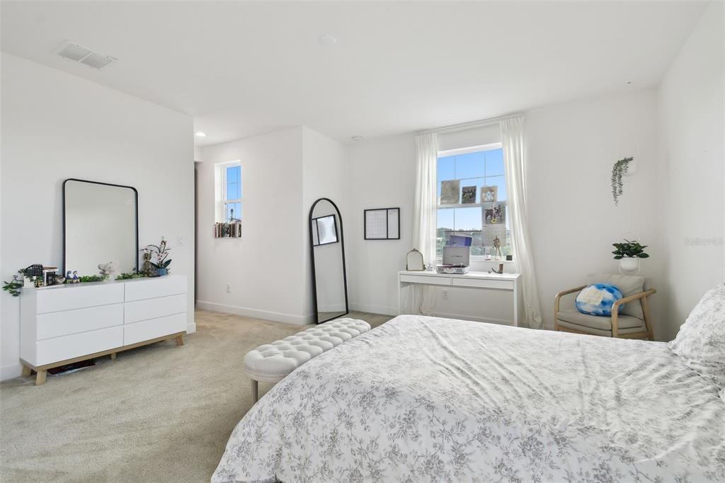 Active With Contract: $1,100,000 (4 beds, 5 baths, 4501 Square Feet)