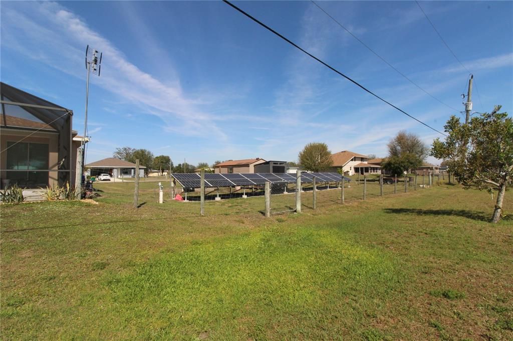 Active With Contract: $299,500 (2 beds, 2 baths, 1292 Square Feet)