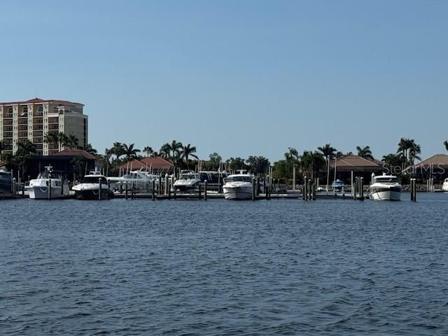 На продажу: $600,000 (4 спален, 4 ванн, 2848 Квадратных фут)