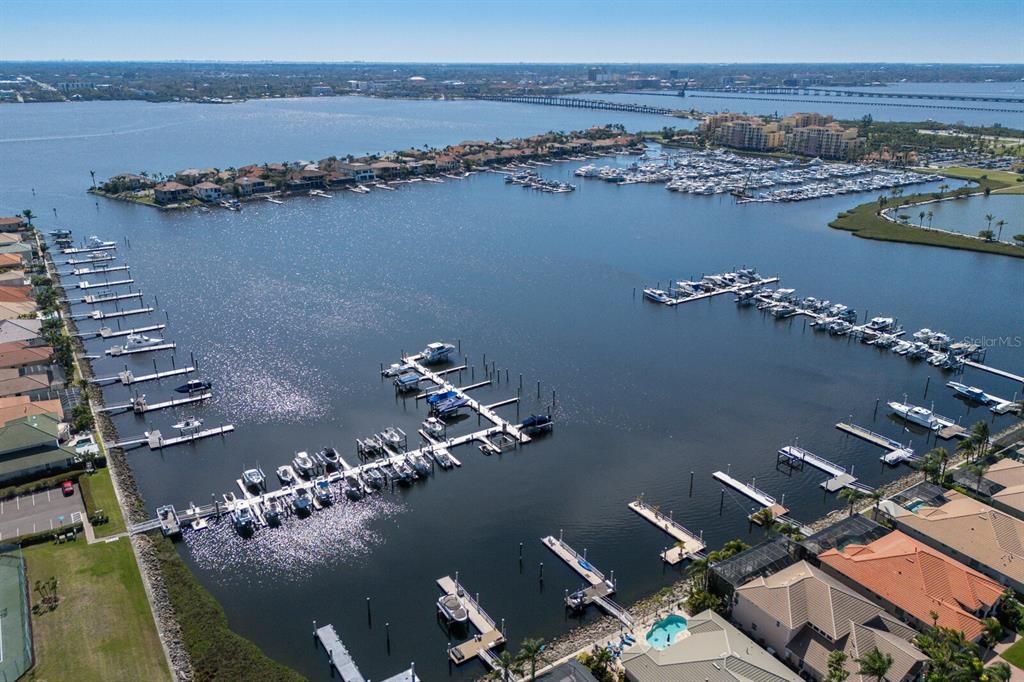 На продажу: $600,000 (4 спален, 4 ванн, 2848 Квадратных фут)