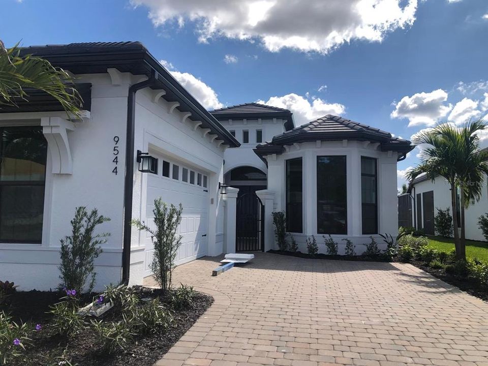 Recently Sold: $1,250,905 (3 beds, 3 baths, 2658 Square Feet)