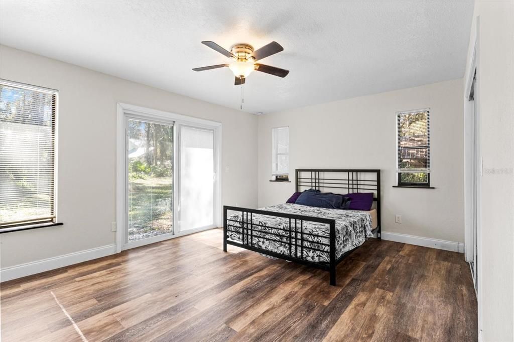 Active With Contract: $345,499 (4 beds, 2 baths, 2336 Square Feet)