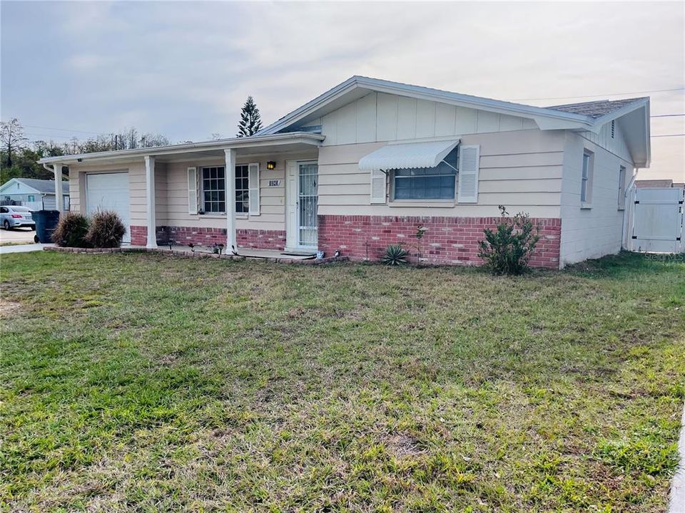 待售: $218,900 (2 贝兹, 1 浴室, 1056 平方英尺)