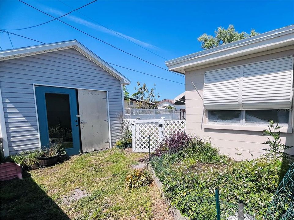 待售: $218,900 (2 贝兹, 1 浴室, 1056 平方英尺)