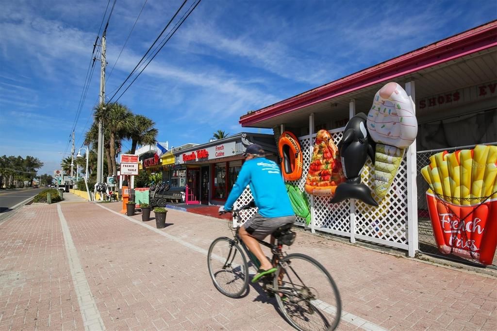 出租: $5,500 (3 贝兹, 2 浴室, 1482 平方英尺)