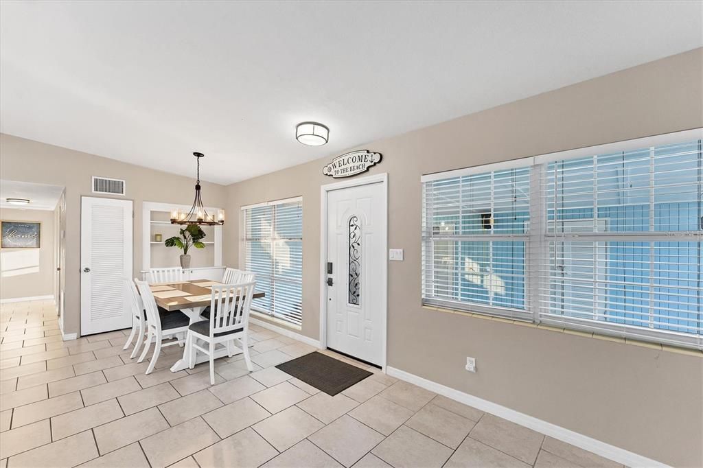 出租: $5,500 (3 贝兹, 2 浴室, 1482 平方英尺)