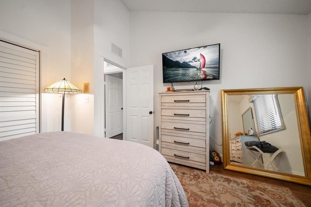 For Sale: $1,395,000 (3 beds, 3 baths, 2400 Square Feet)