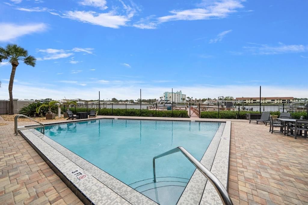 For Sale: $1,395,000 (3 beds, 3 baths, 2400 Square Feet)