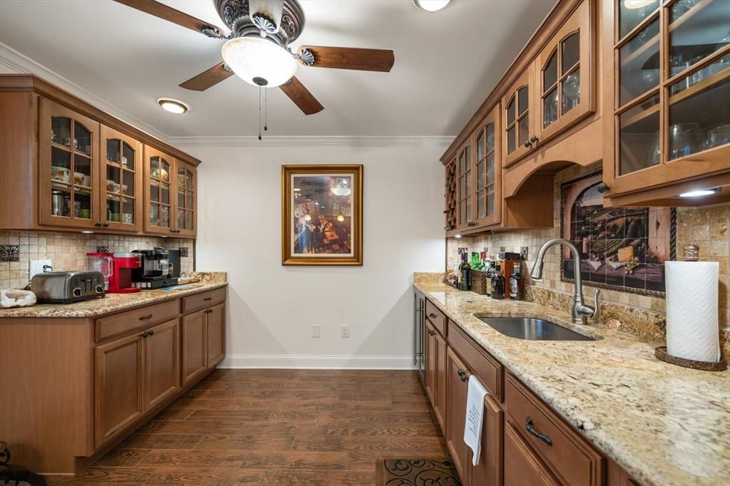 For Sale: $1,395,000 (3 beds, 3 baths, 2400 Square Feet)