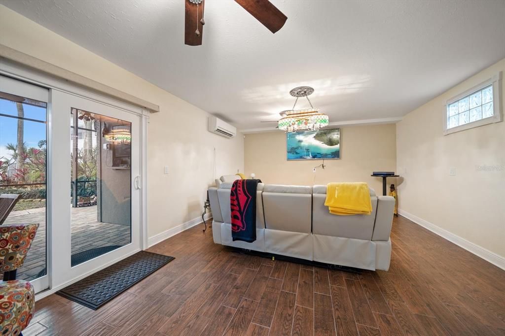 For Sale: $1,395,000 (3 beds, 3 baths, 2400 Square Feet)