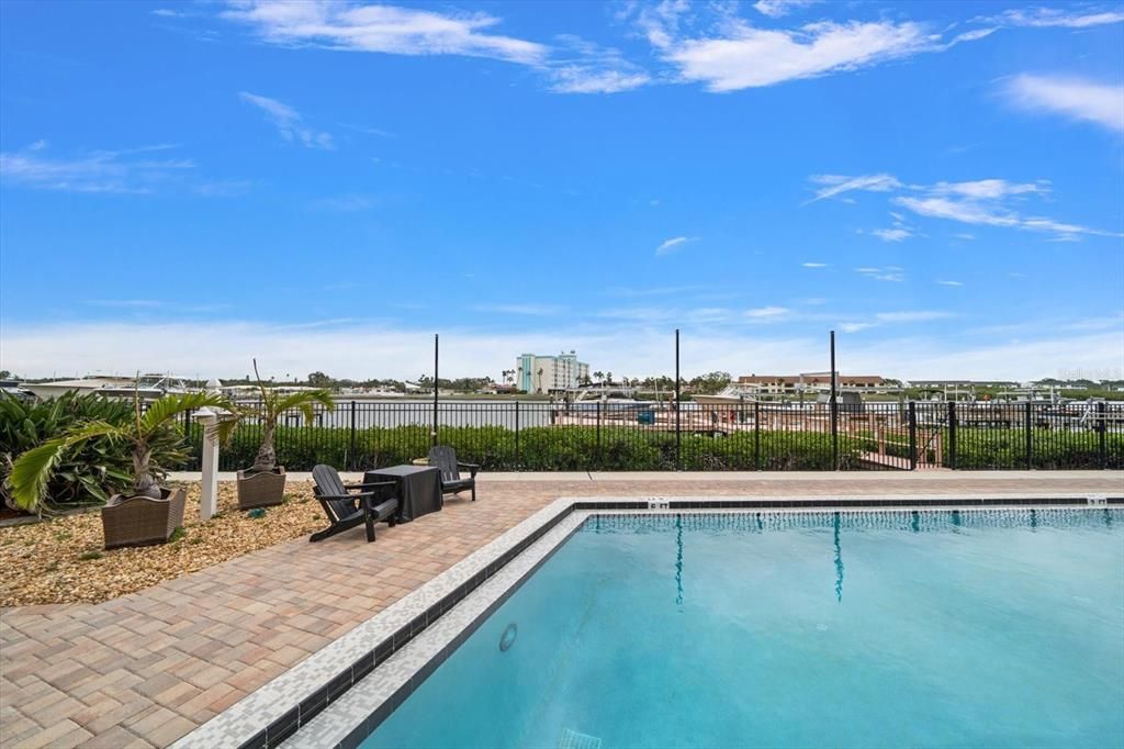 For Sale: $1,395,000 (3 beds, 3 baths, 2400 Square Feet)