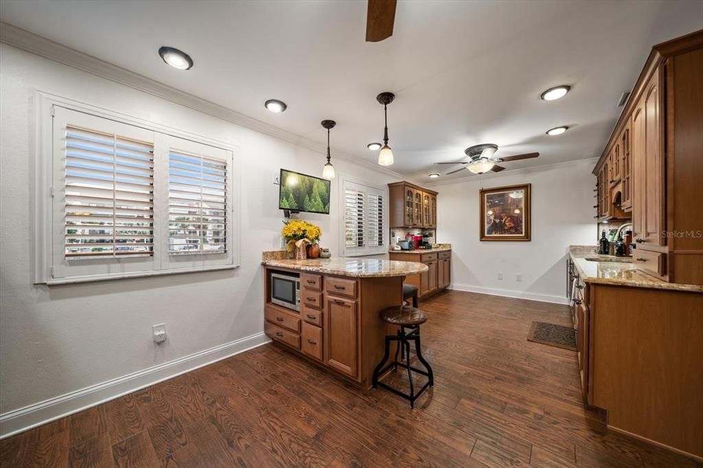 For Sale: $1,395,000 (3 beds, 3 baths, 2400 Square Feet)