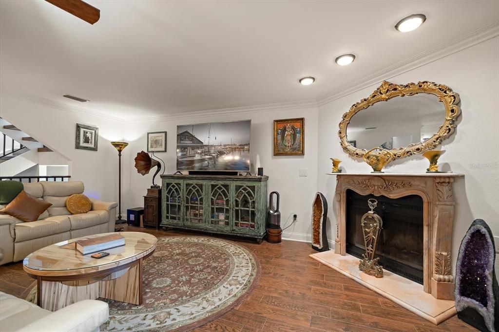 For Sale: $1,395,000 (3 beds, 3 baths, 2400 Square Feet)