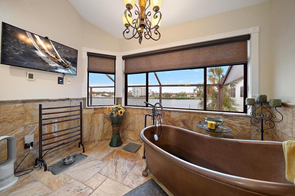 For Sale: $1,395,000 (3 beds, 3 baths, 2400 Square Feet)