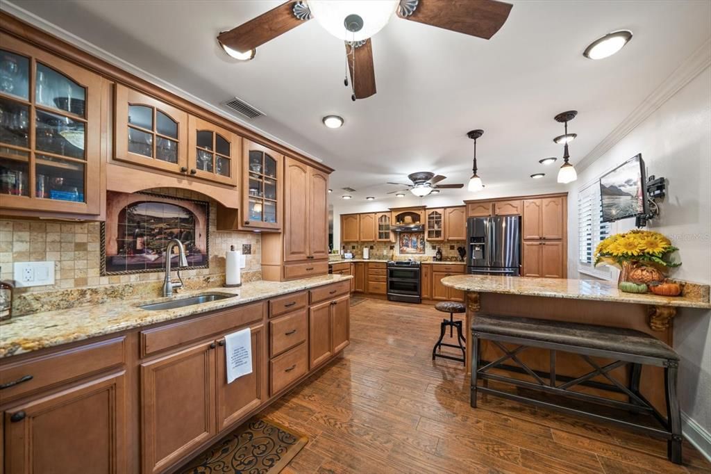 For Sale: $1,395,000 (3 beds, 3 baths, 2400 Square Feet)