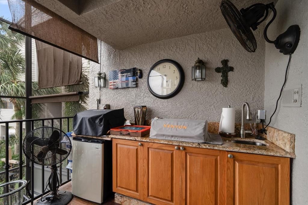 For Sale: $1,395,000 (3 beds, 3 baths, 2400 Square Feet)