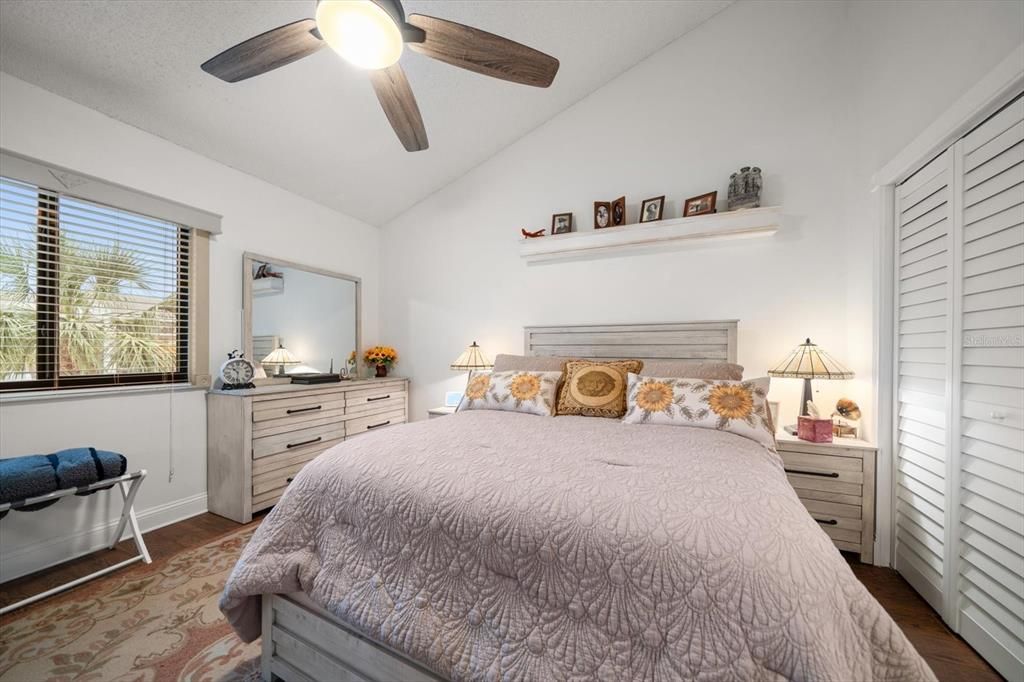 For Sale: $1,395,000 (3 beds, 3 baths, 2400 Square Feet)