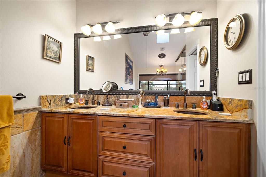 For Sale: $1,395,000 (3 beds, 3 baths, 2400 Square Feet)