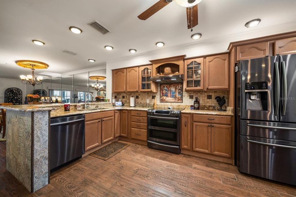 For Sale: $1,395,000 (3 beds, 3 baths, 2400 Square Feet)