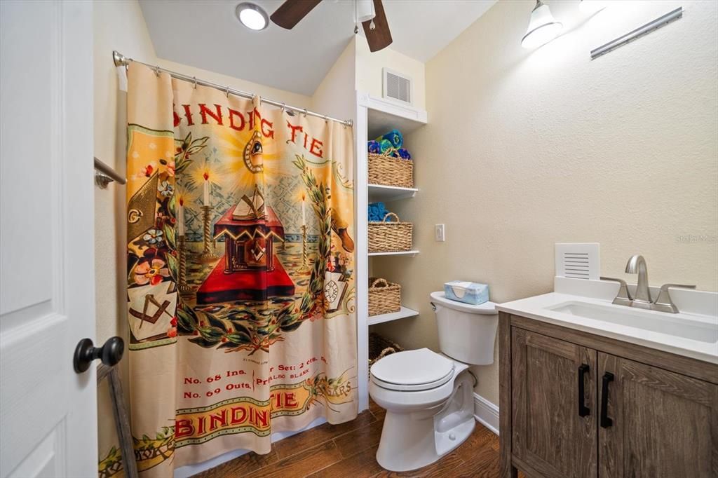 For Sale: $1,395,000 (3 beds, 3 baths, 2400 Square Feet)