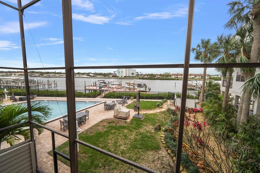 For Sale: $1,395,000 (3 beds, 3 baths, 2400 Square Feet)