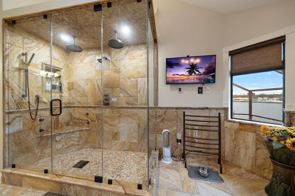 For Sale: $1,395,000 (3 beds, 3 baths, 2400 Square Feet)